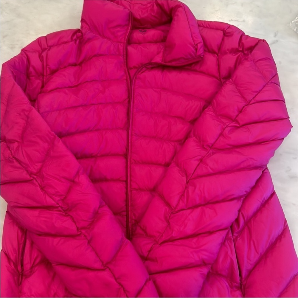 Uniqlo Women's Fuchsia Puffer Jacket